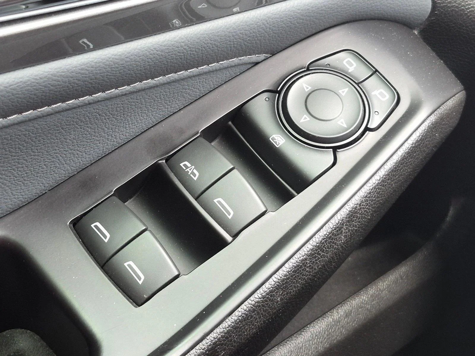 Used 2019 Satin Steel Metallic Chevrolet LT Cloth image 9