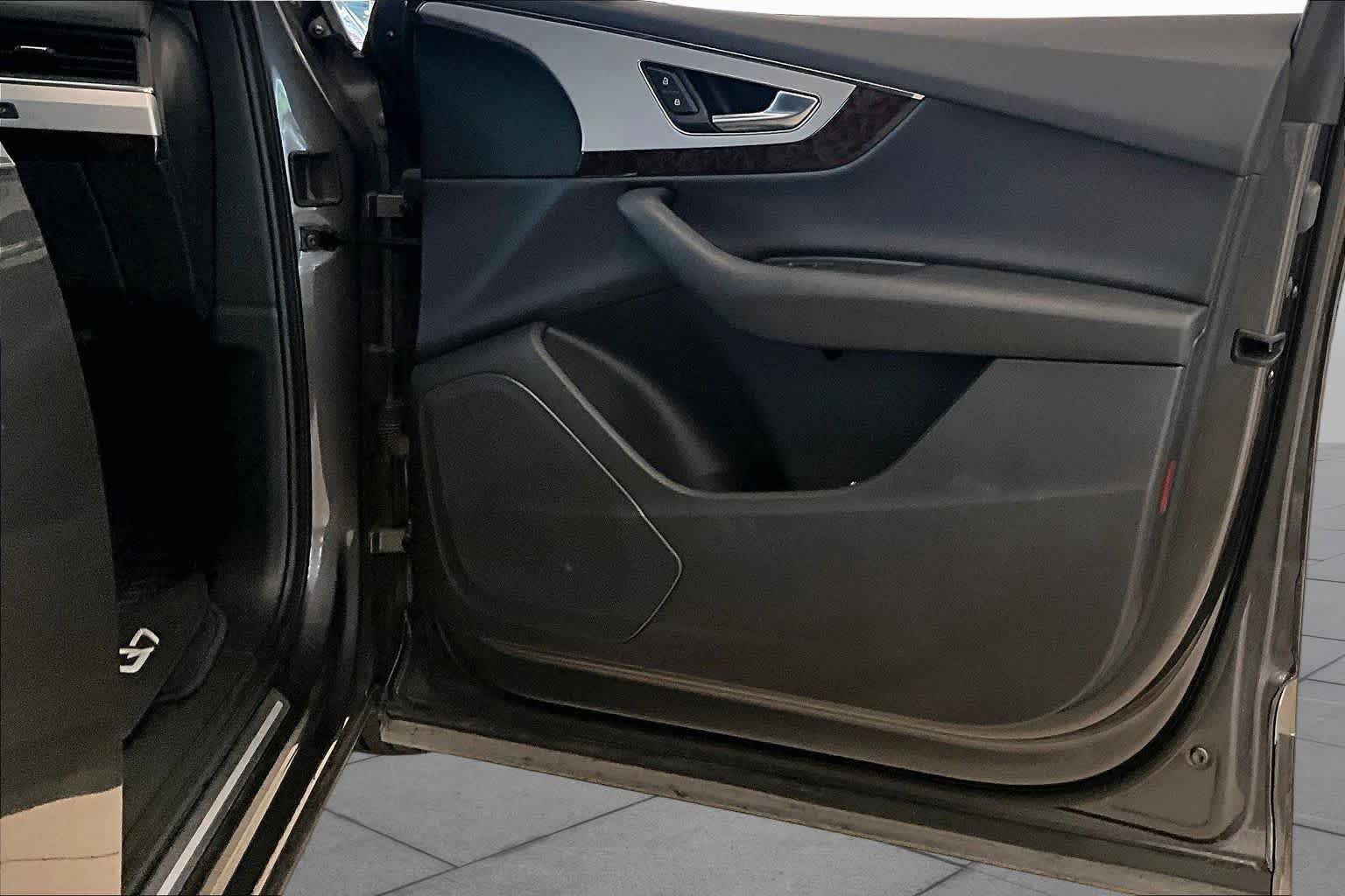 Used 2019 Samurai Gray Metallic Audi Premium image 21
