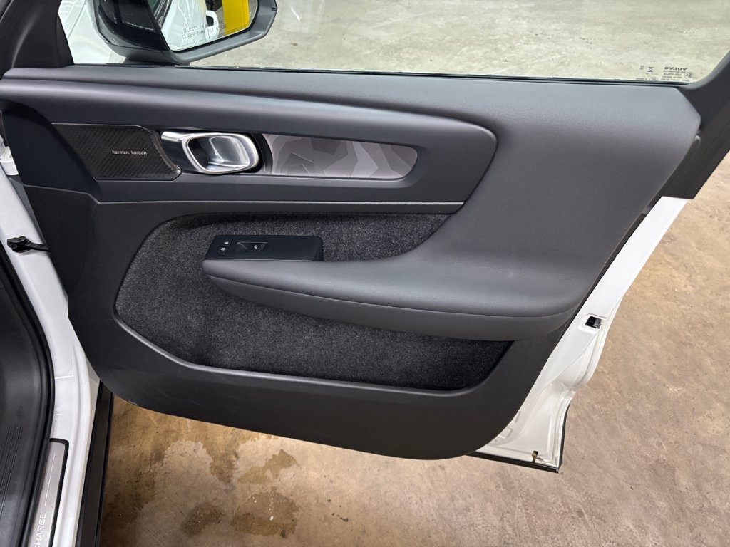 Certified Used 2023 Crystal White Volvo Ultimate image 20