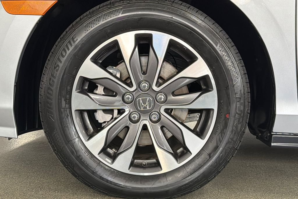 Used 2023  Honda EX-L image 31
