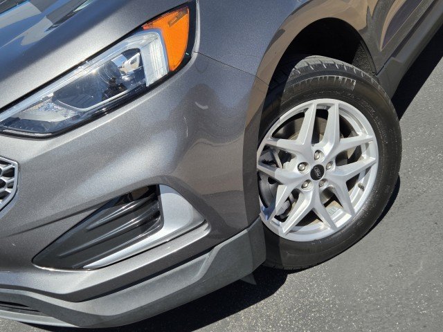 Used 2024 Grey Ford SEL image 41