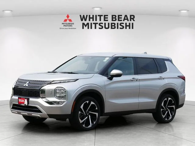 Used 2024 Mitsubishi Outlander SE with VIN JA4J4VA88RZ053381 for sale in White Bear Lake, Minnesota