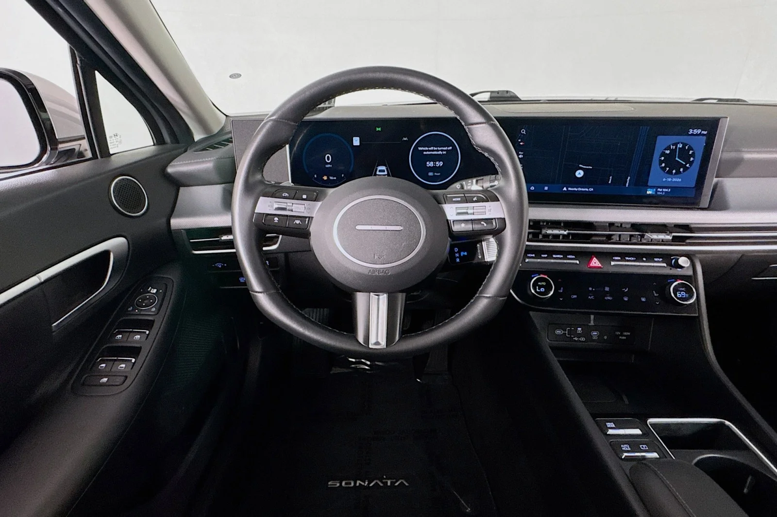 Used 2024 Aero Silver Hyundai SEL FWD image 5