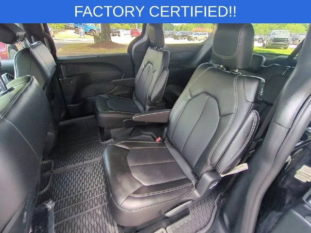 Used 2025 Black Chrysler LX image 27