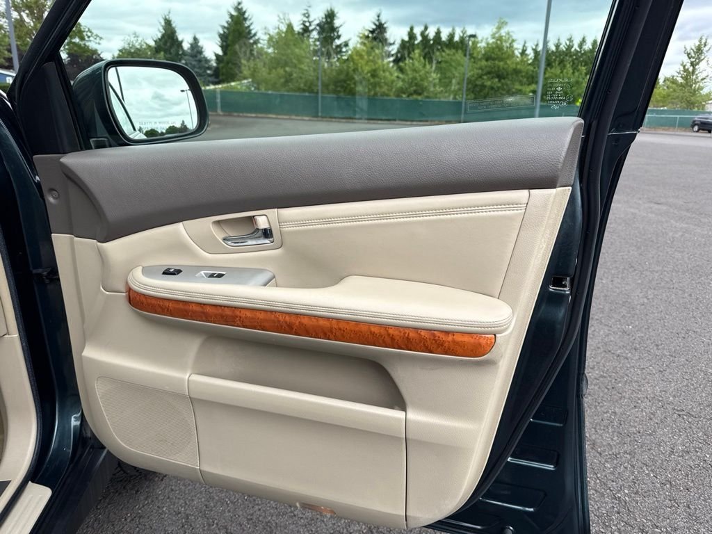 Used 2004 Black Forest Pearl Lexus 330 image 21