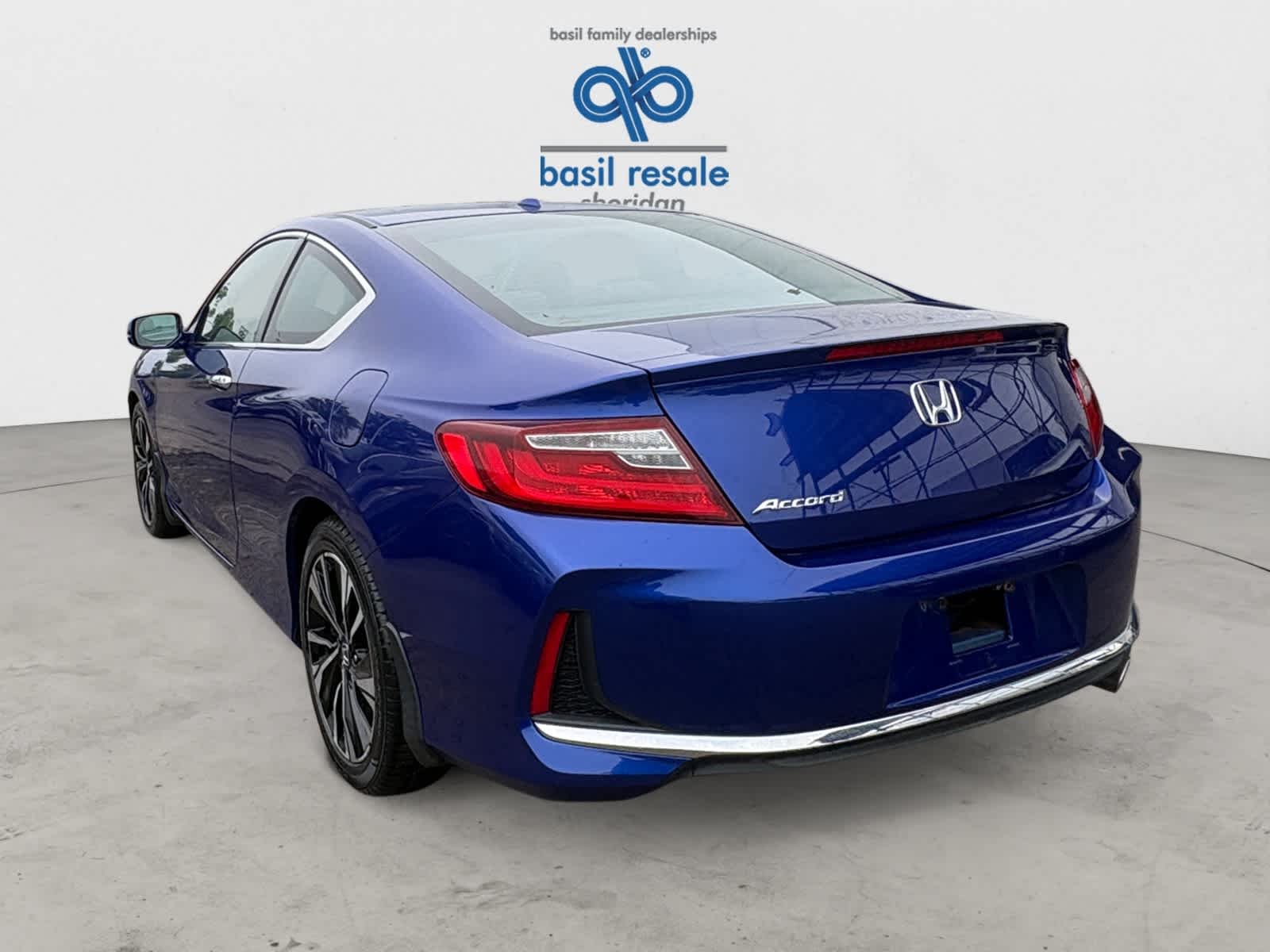 Used 2016 Deep Blue Opal Metallic Honda EX-L image 4