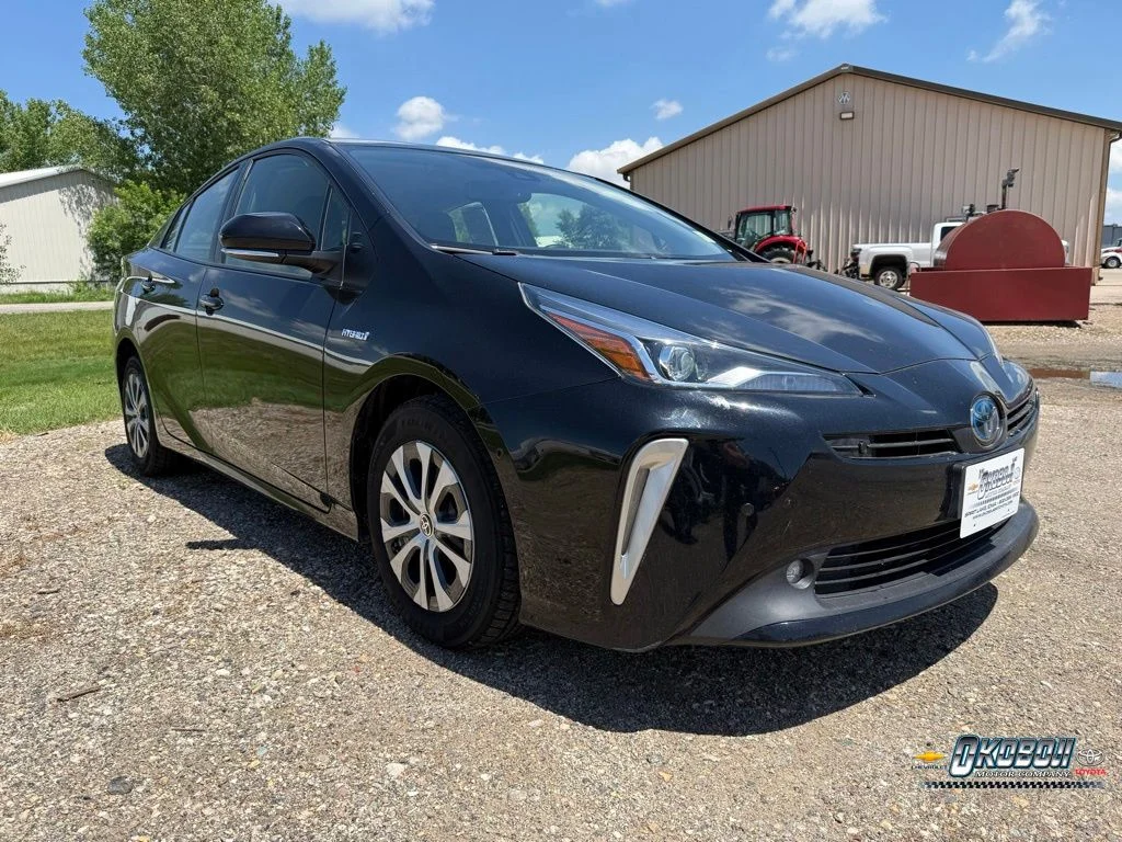 2021 Toyota Prius XLE AWD-e's photo