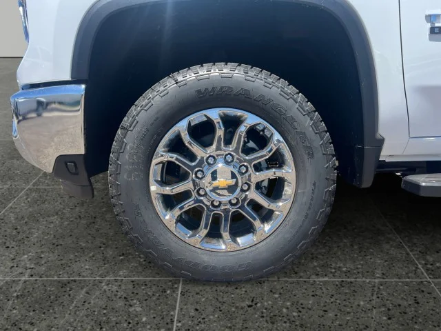 2026 Chevrolet Silverado 3500HD LTZ - Photo 14