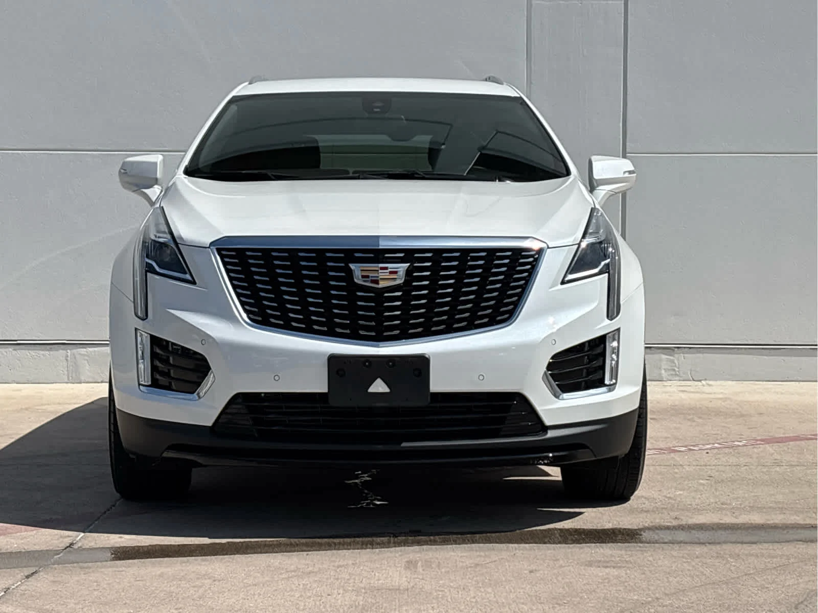 Used 2024 Crystal White Tricoat Cadillac Luxury image 2
