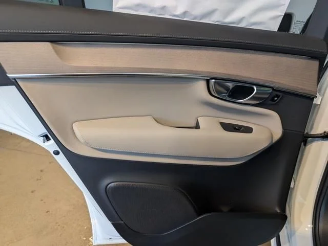 2026 Volvo XC90 Ultra - Photo 23