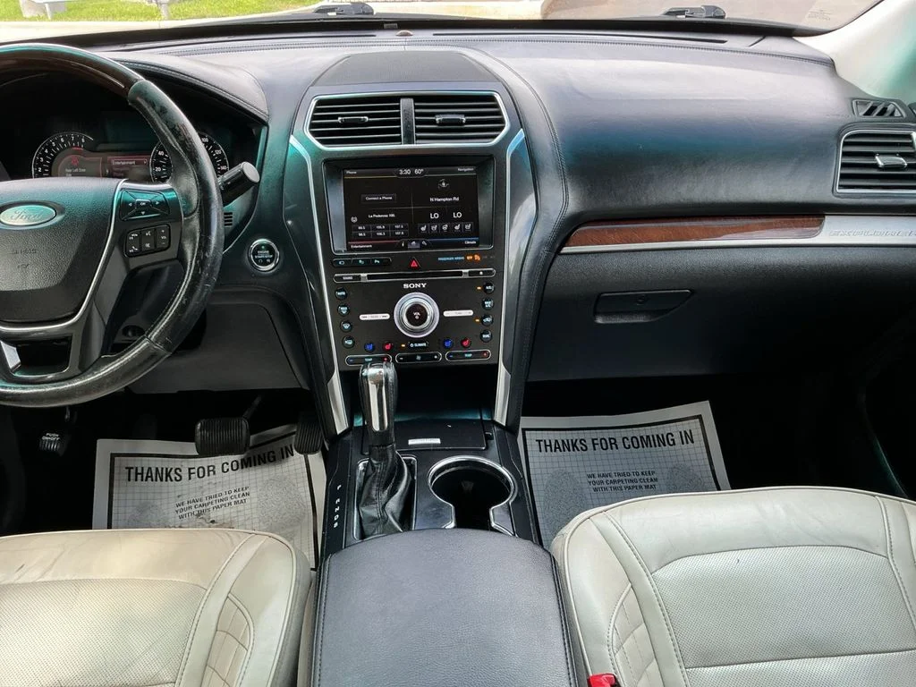 Used 2016 White Ford Platinum image 21