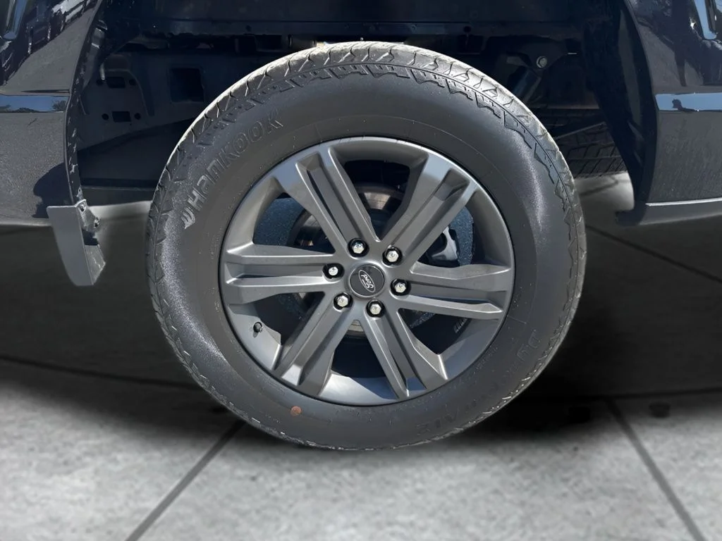 Used 2023 Black Ford XLT image 38
