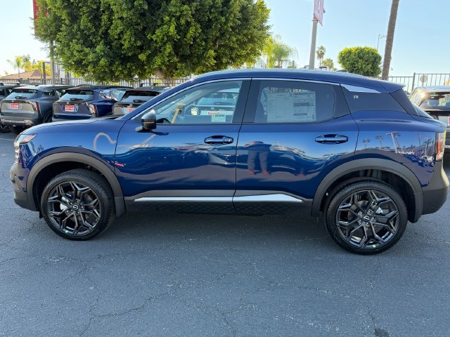 New 2027 Deep Blue Pearl Nissan SR image 4
