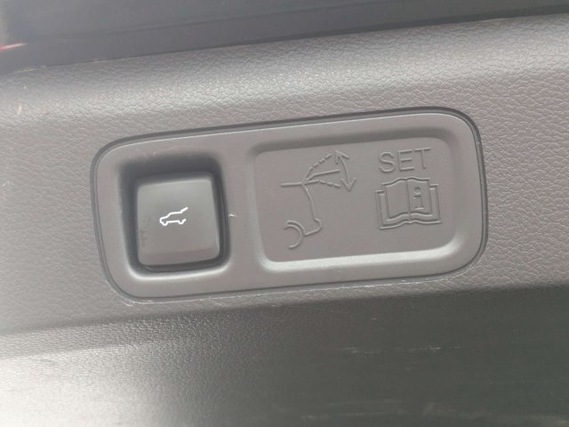 Used 2024 Black Metallic Ford XLT image 14