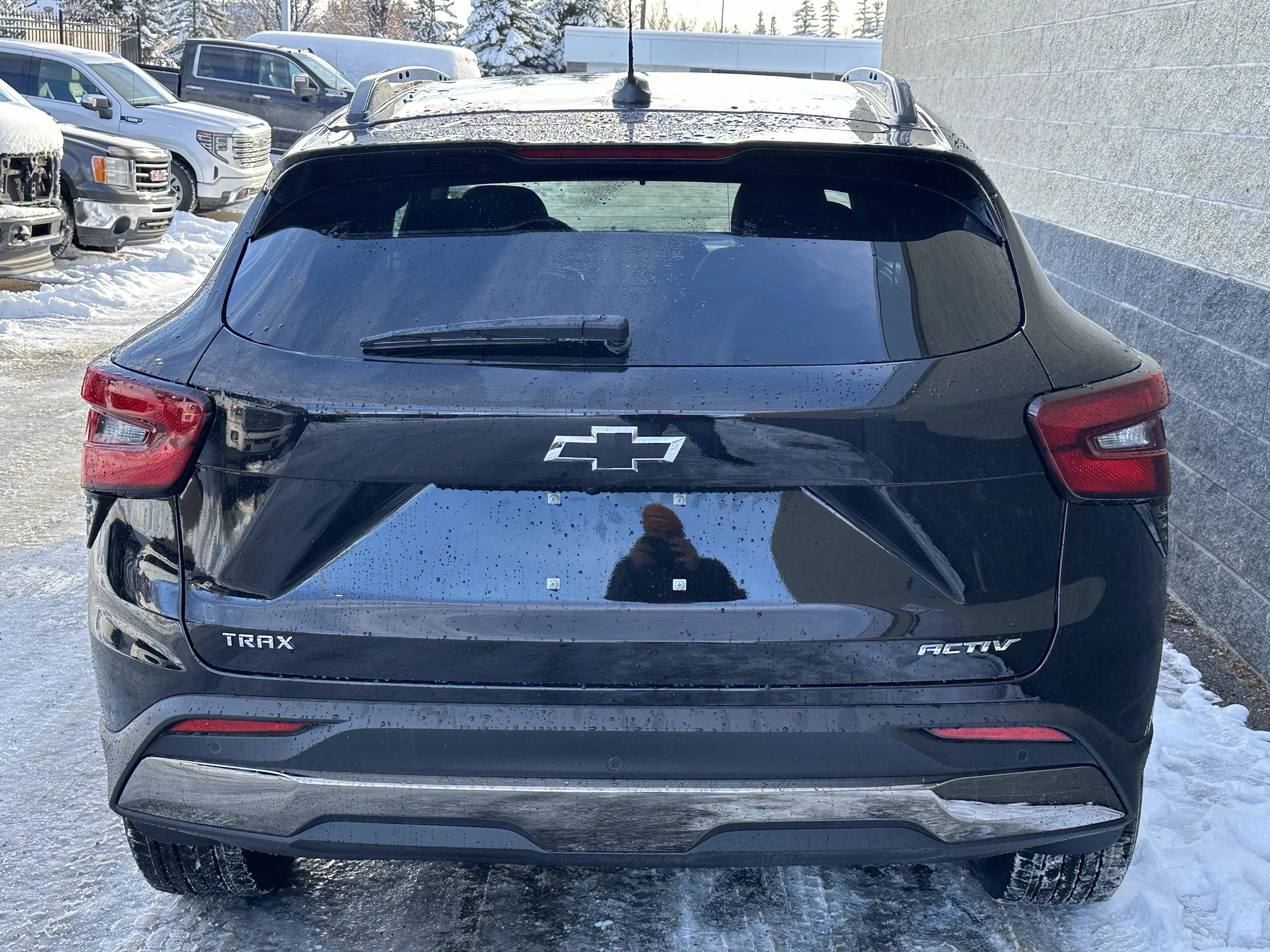 New 2026 Mosaic Black Metallic Chevrolet ACTIV image 5