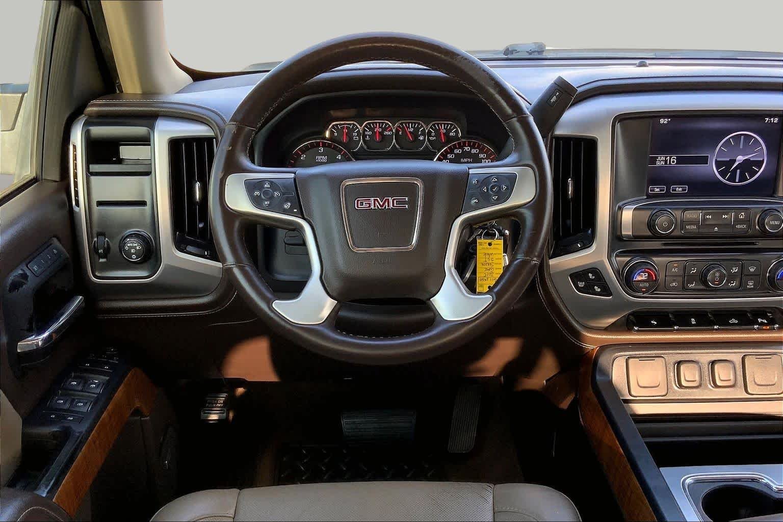 Used 2015 White Diamond Tricoat GMC SLT image 5
