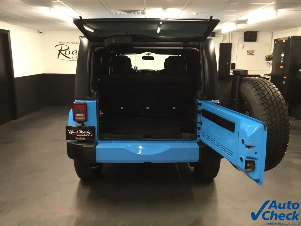 Used 2018 Blue Jeep Unlimited Sahara image 17