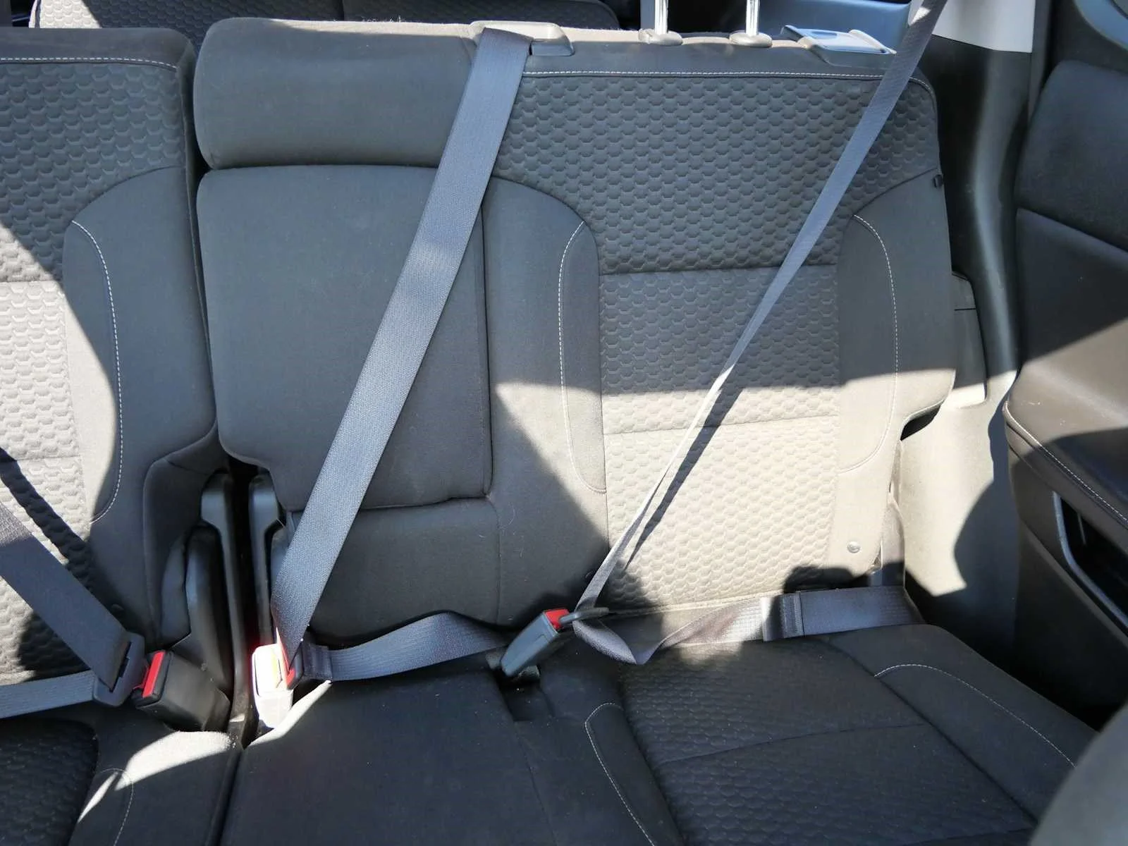 Used 2018 Ebony Twilight Metallic GMC SLE image 14