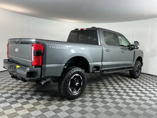 New 2027 Carbonized Gray Metallic Ford XLT image 4