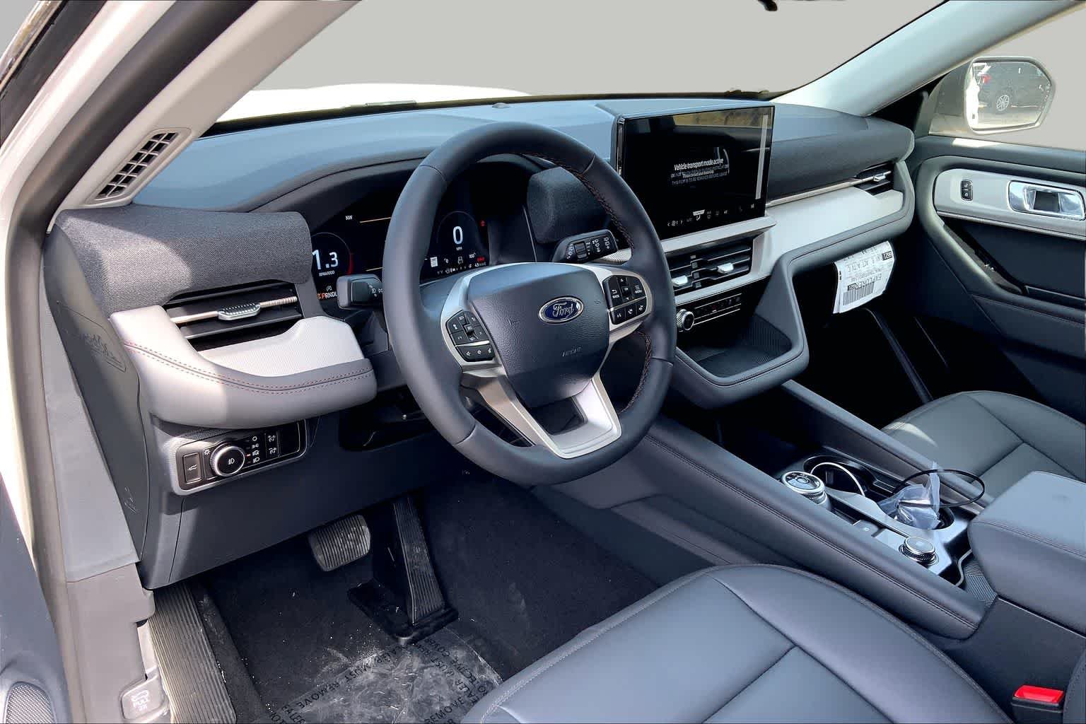 New 2026 Star White Metallic Tri-Coat Ford Active image 6