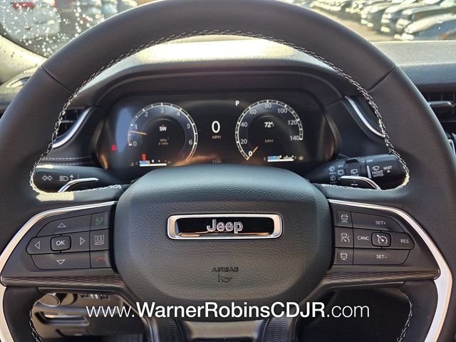 New 2026 Diamond Black Crystal Pearl-Coat Exterior Paint Jeep Laredo image 23