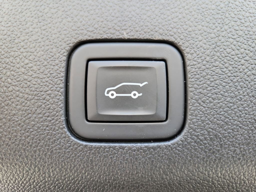 2024 Chevrolet Suburban LT - Photo 9