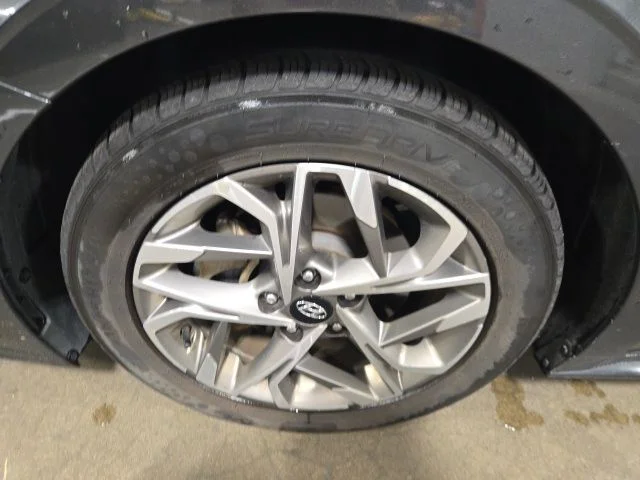 Used 2021 Gray Hyundai SEL image 10