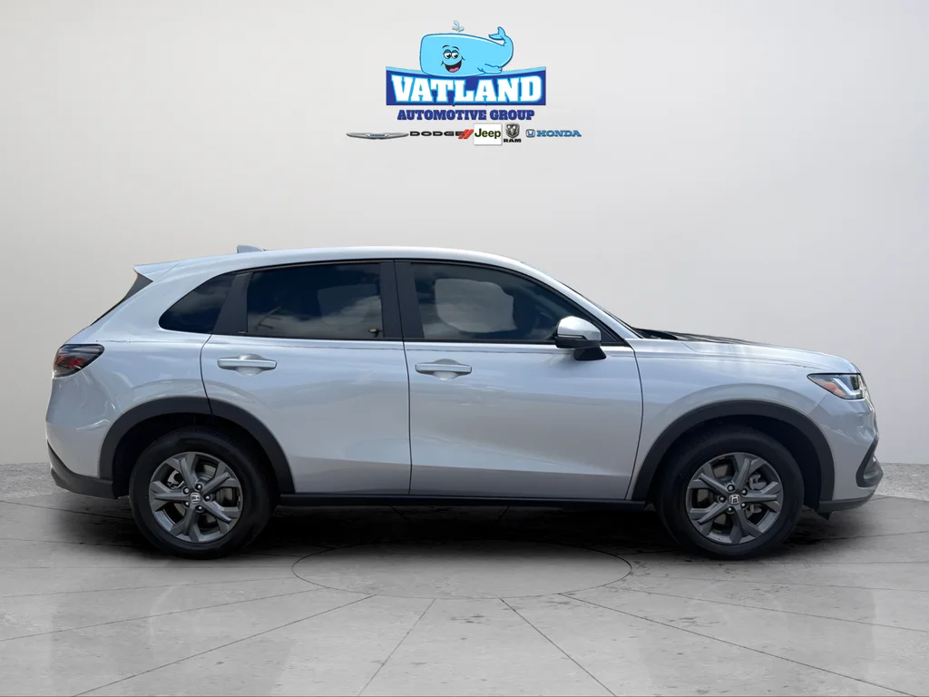 New 2027 Solar Silver Metallic Honda LX image 6