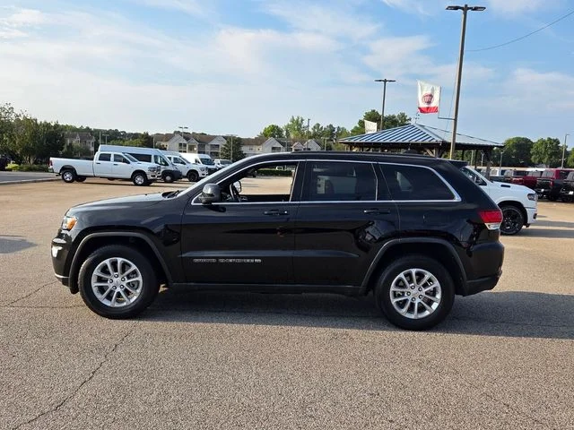 Used 2022 Black Jeep Laredo E image 4
