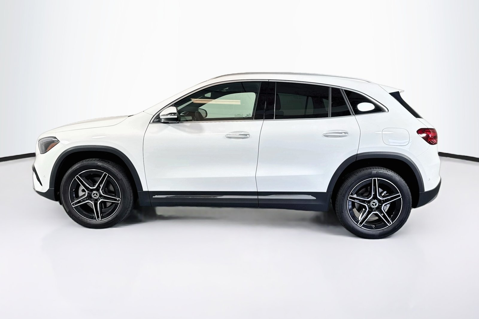 New 2026 Polar White Mercedes-Benz GLA 250 image 8