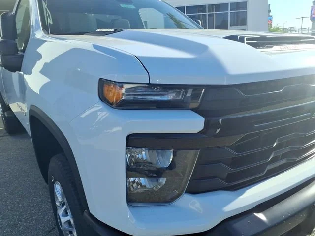 New 2026 Summit White Chevrolet WT image 2