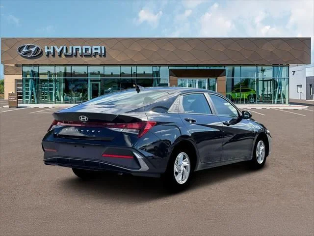 New 2026 Abyss Black Hyundai SE image 7
