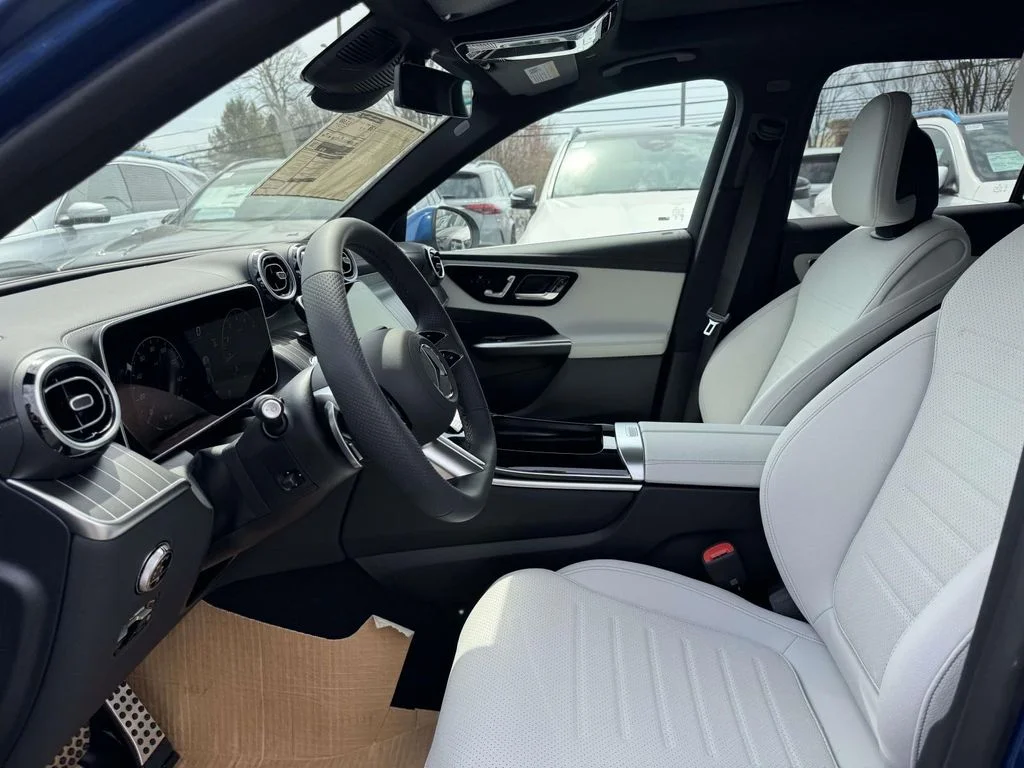 New 2026 Blue Mercedes-Benz GLC 300 image 4