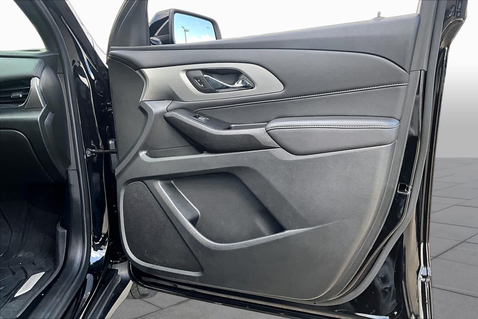 Used 2023 Mosaic Black Metallic Chevrolet LT Cloth image 23