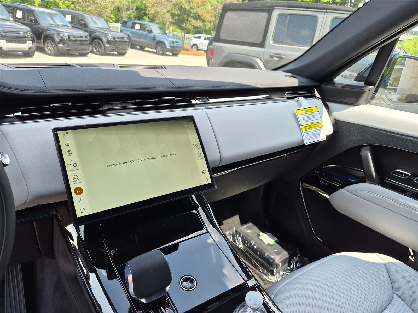 New 2026 Fuji White Land Rover SE image 11