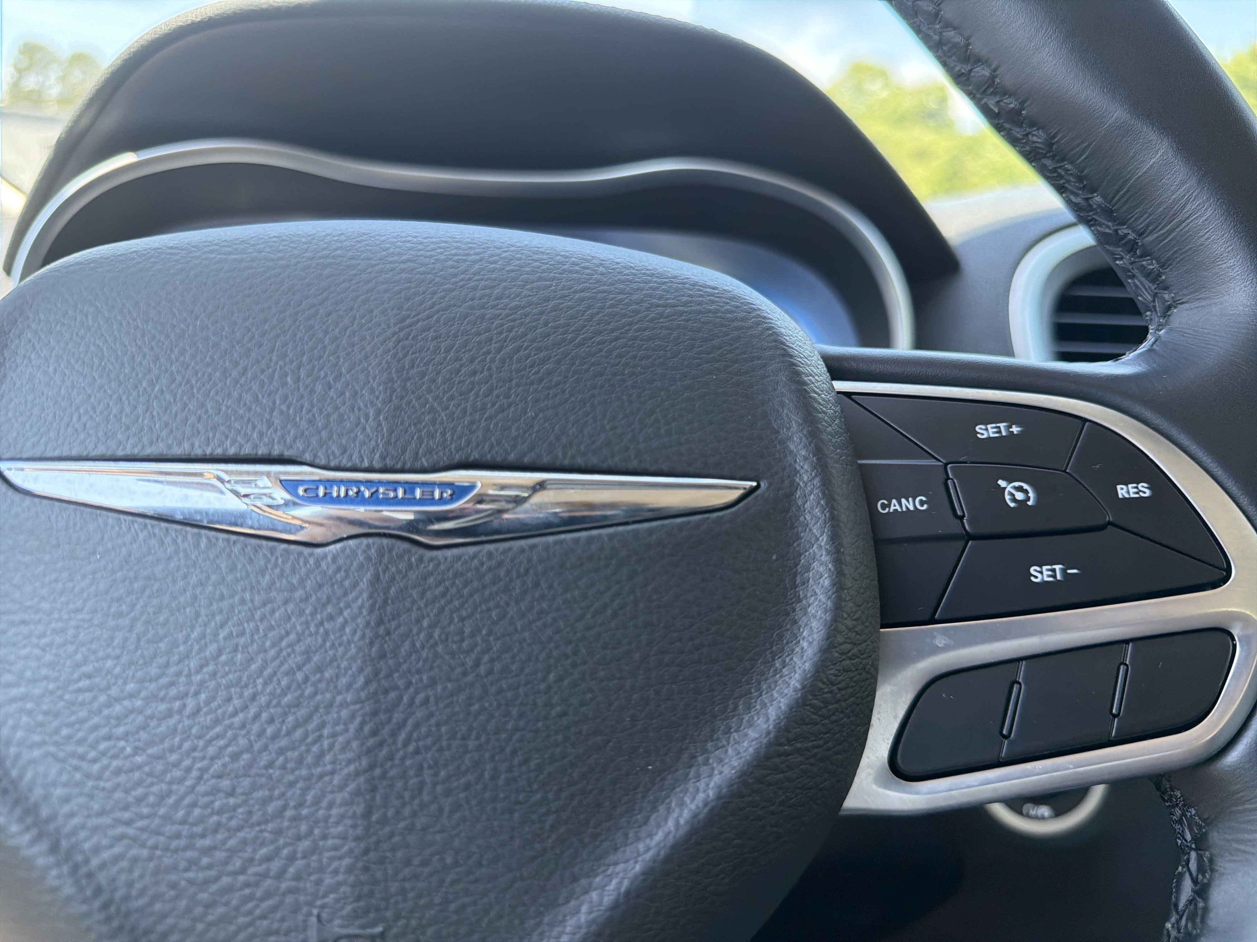 2022 Chrysler 300 Touring - Photo 27
