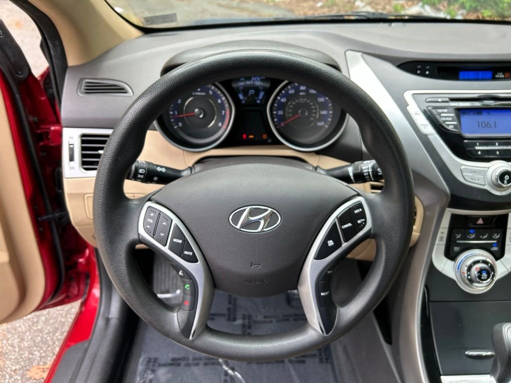 Used 2012 Red Hyundai GLS image 17