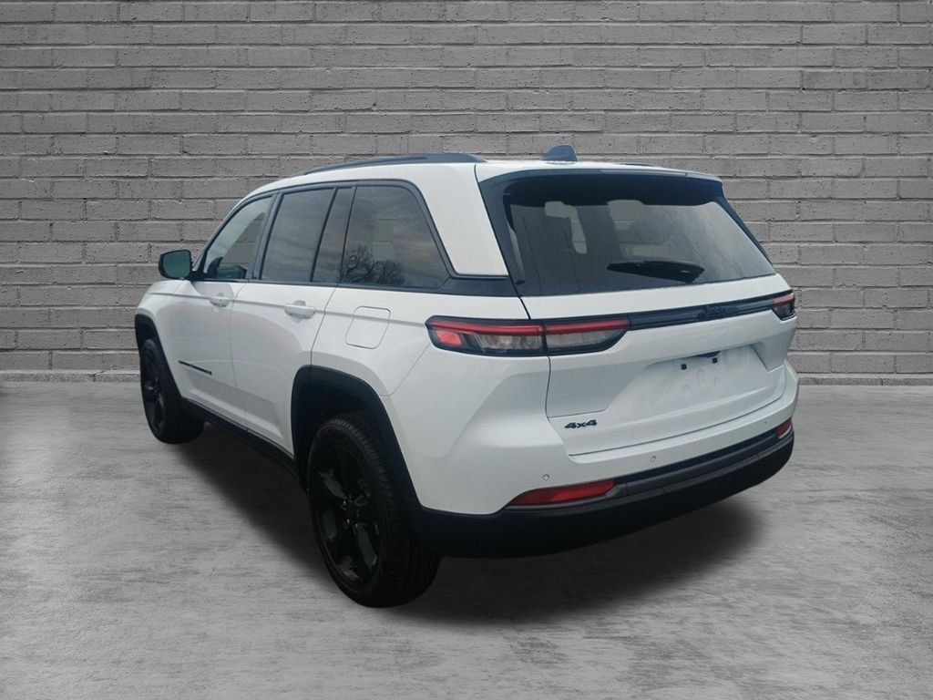 New 2026 Bright White Clear-Coat Exterior Paint Jeep Limited image 5