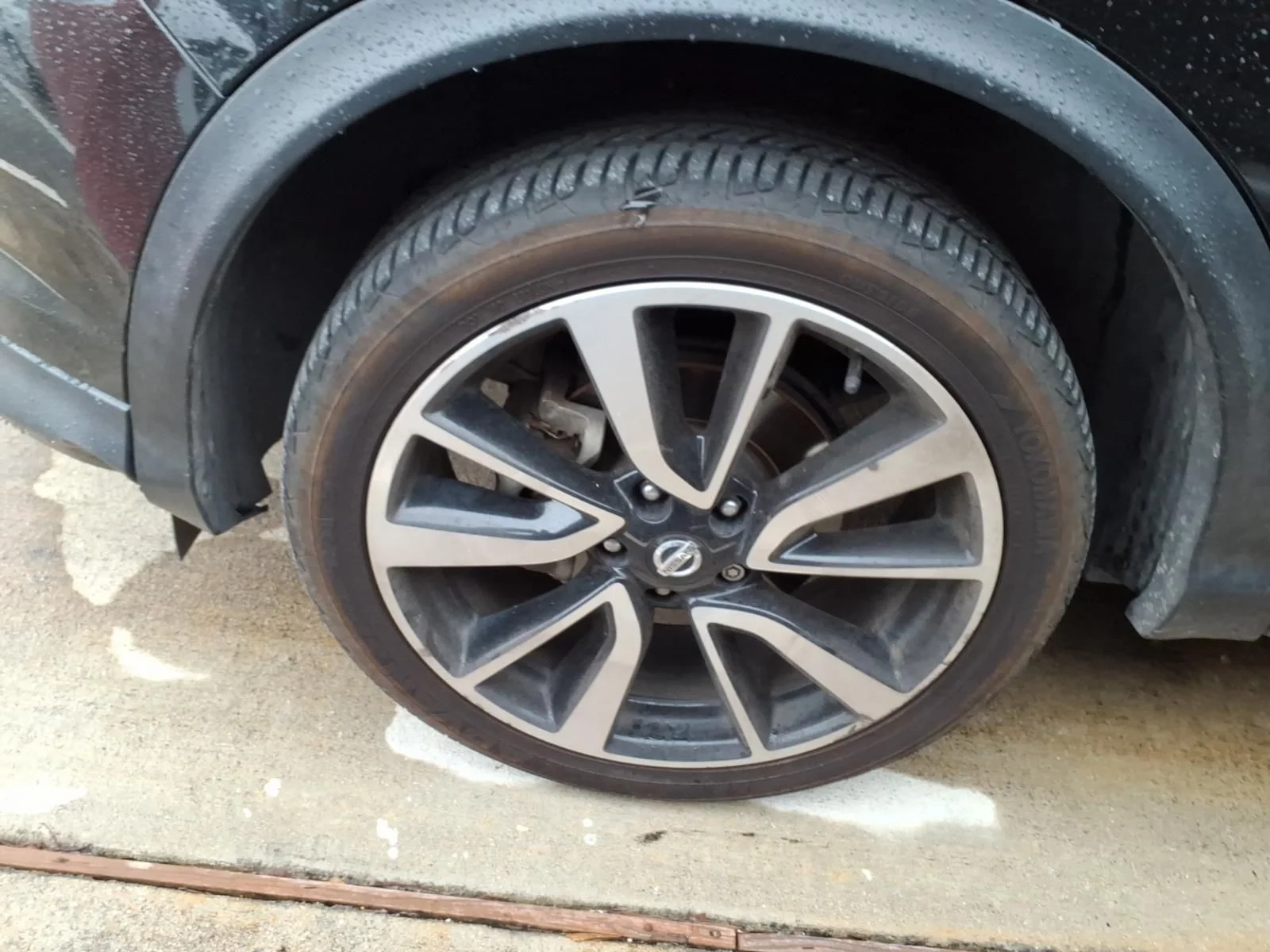 Used 2019 Black Nissan SL image 10