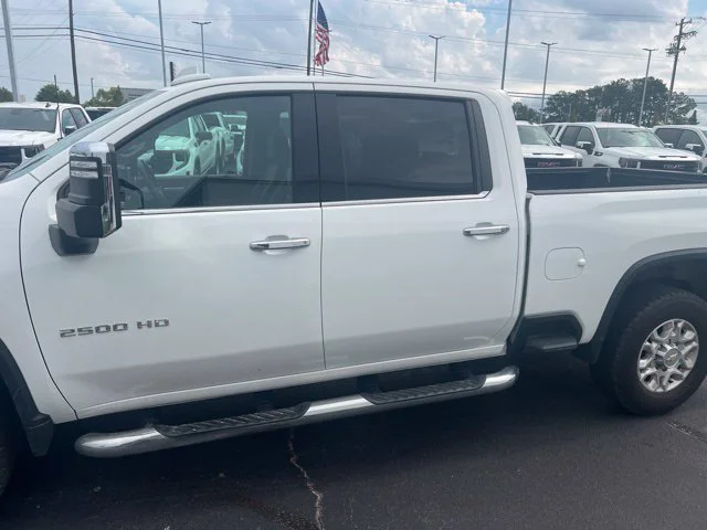 Used 2022 SUMMIT WHITE Chevrolet LTZ image 9