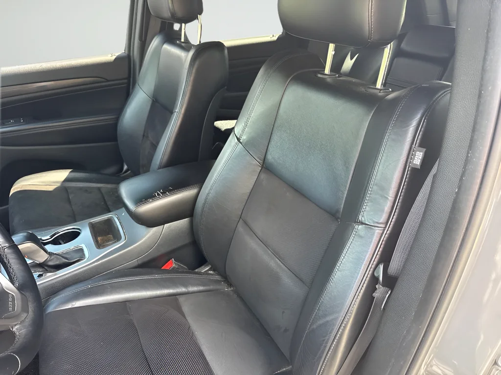 Used 2020 Gray Jeep Altitude image 12