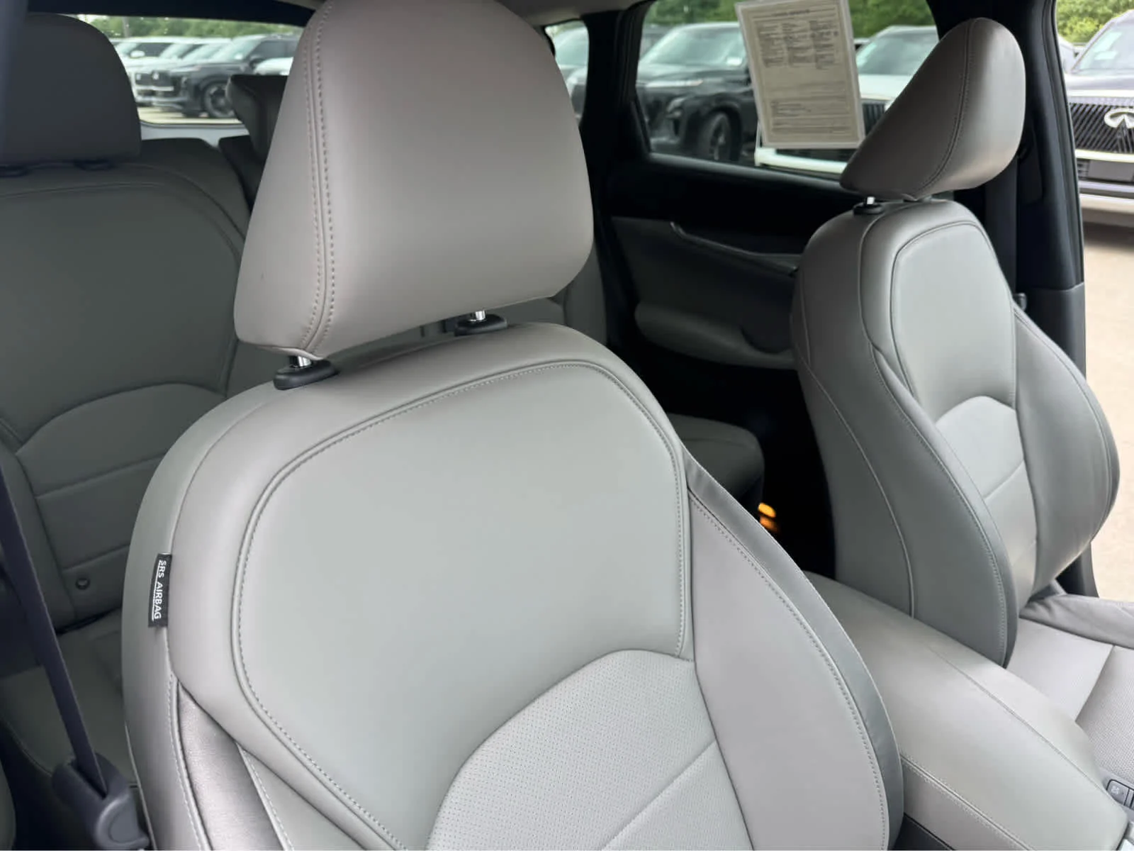 Certified Used 2023 Radiant White INFINITI LUXE image 11