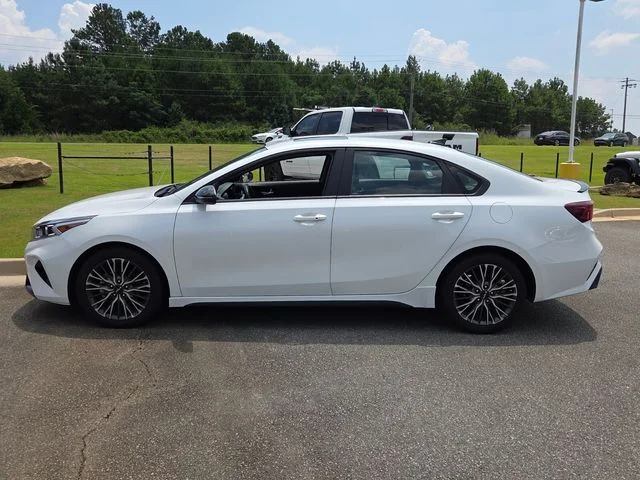 Used 2024 White Kia GT-Line image 4