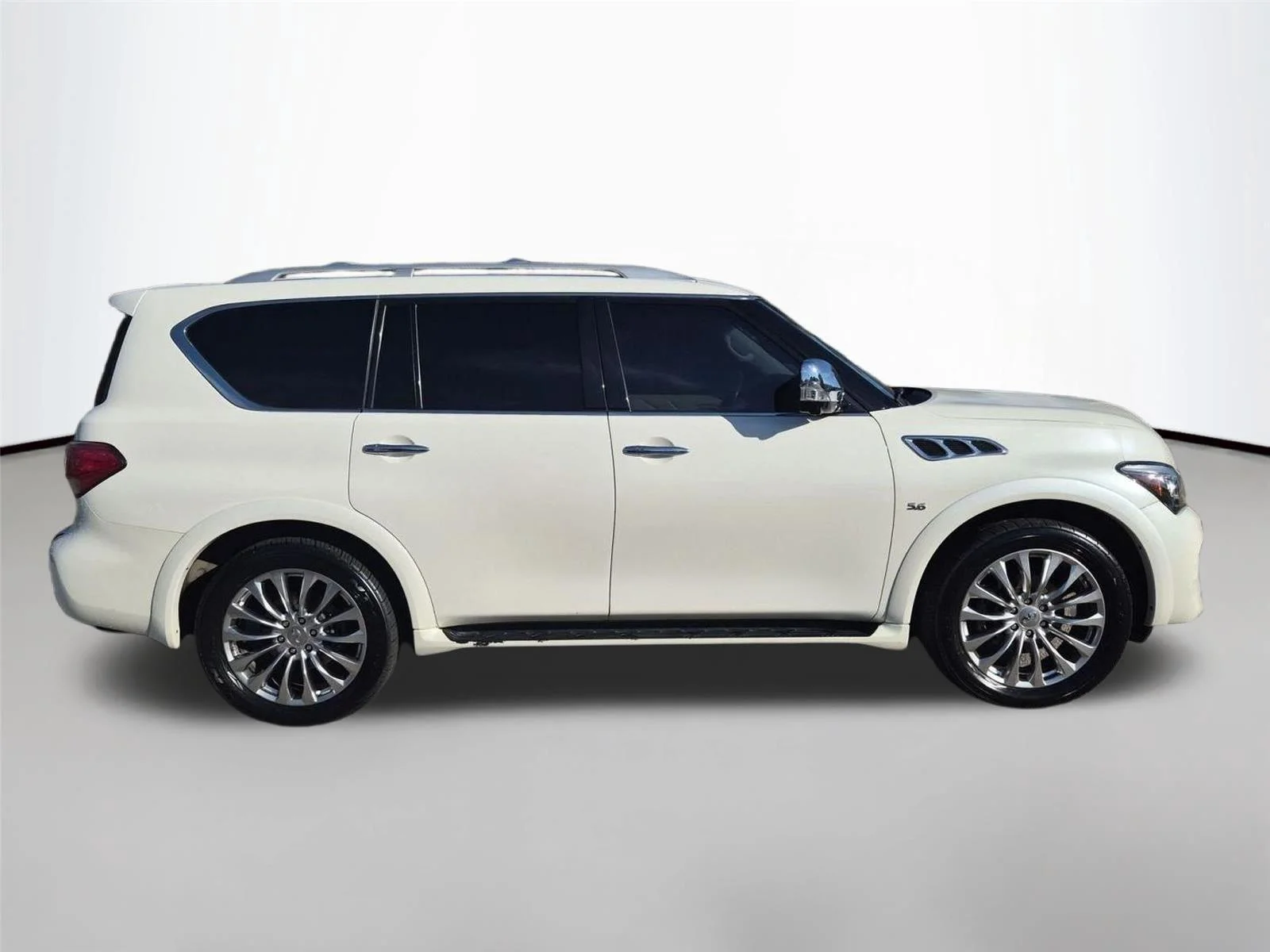 Used 2017 Majestic White INFINITI  image 6