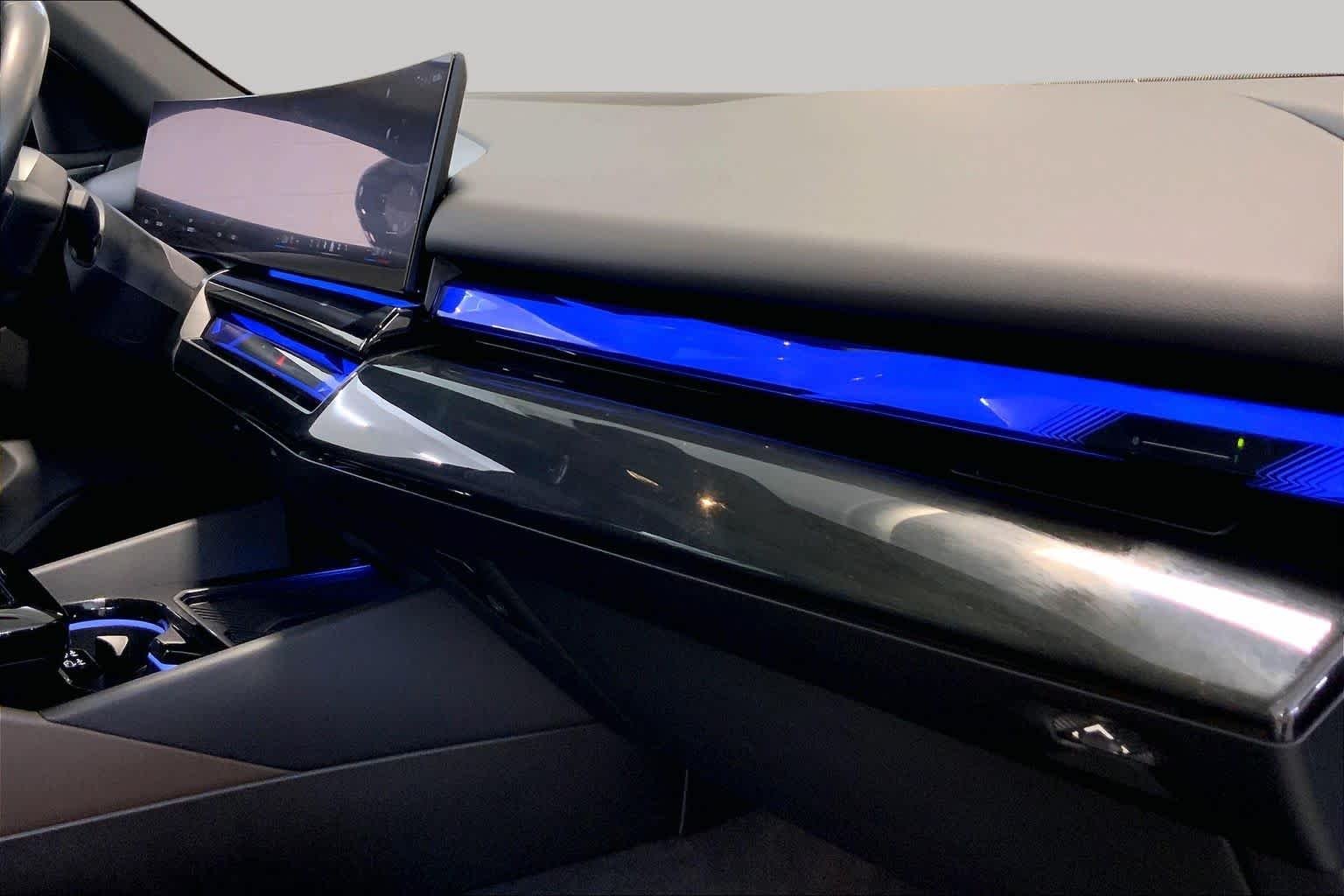 Certified Used 2024 Dark Graphite Metallic BMW M60 image 18