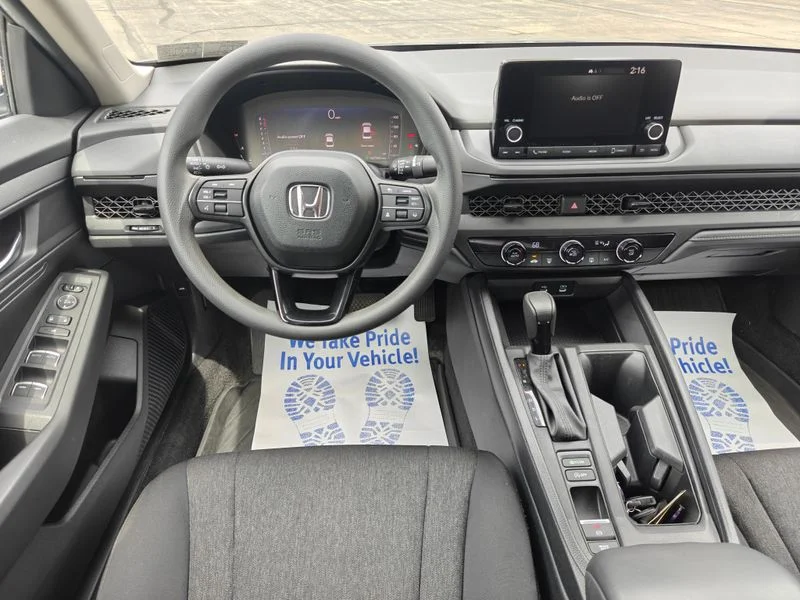 Used 2025  Honda LX image 21
