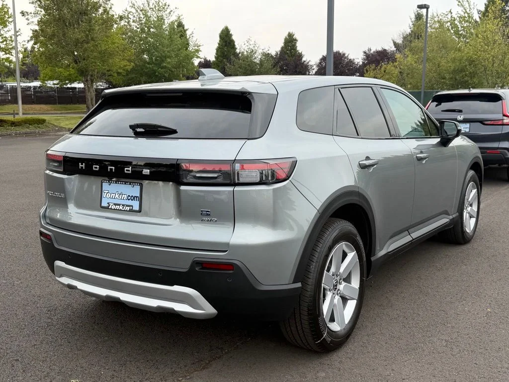 New 2026 Mercury Silver Metallic Honda EX image 9