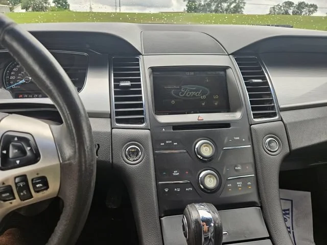 Used 2015 Gray Ford SEL image 17