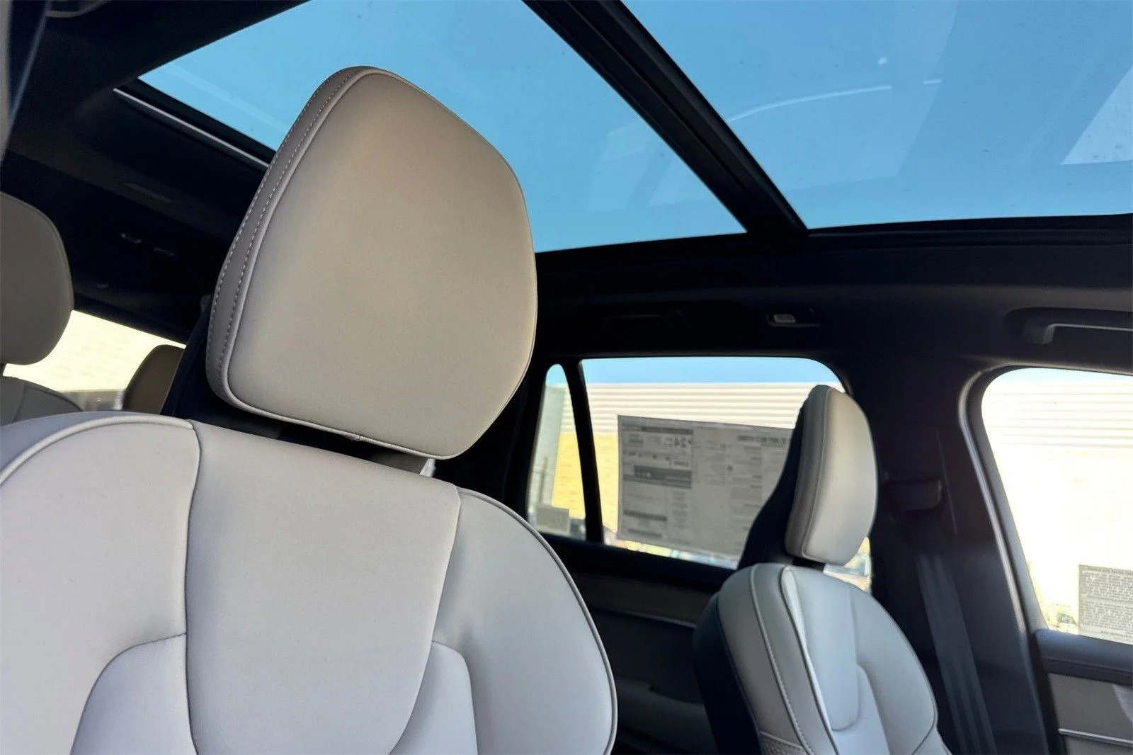 2026 Volvo XC90 Plus - Photo 19