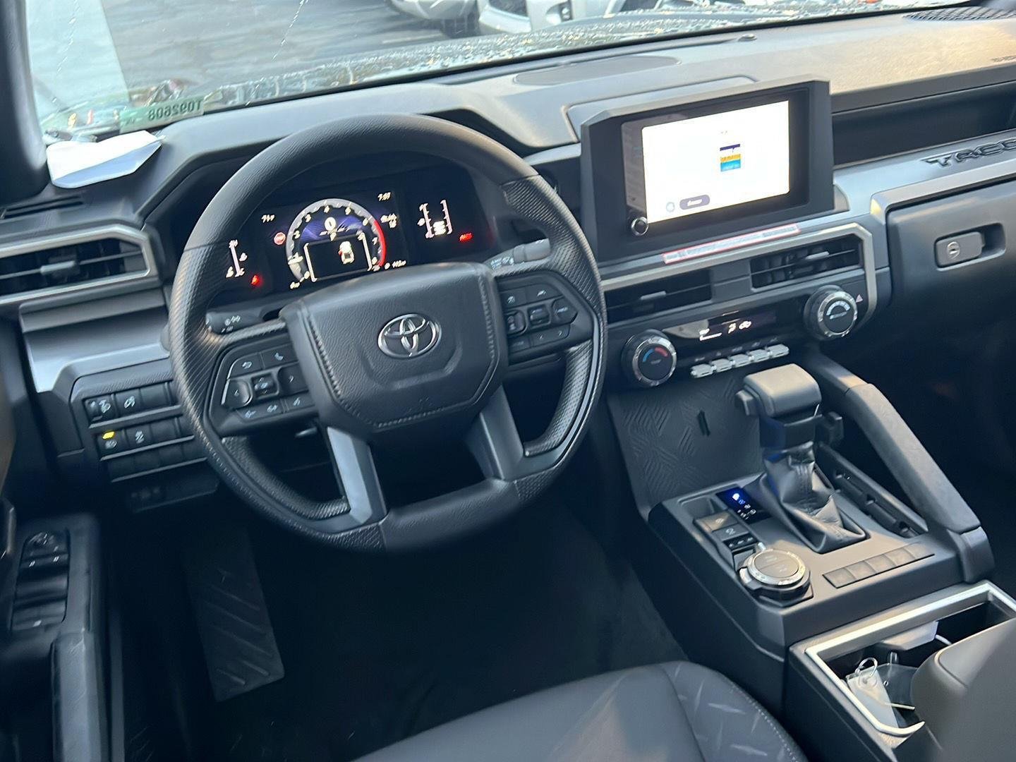 2025 Toyota Tacoma SR5 - Photo 17